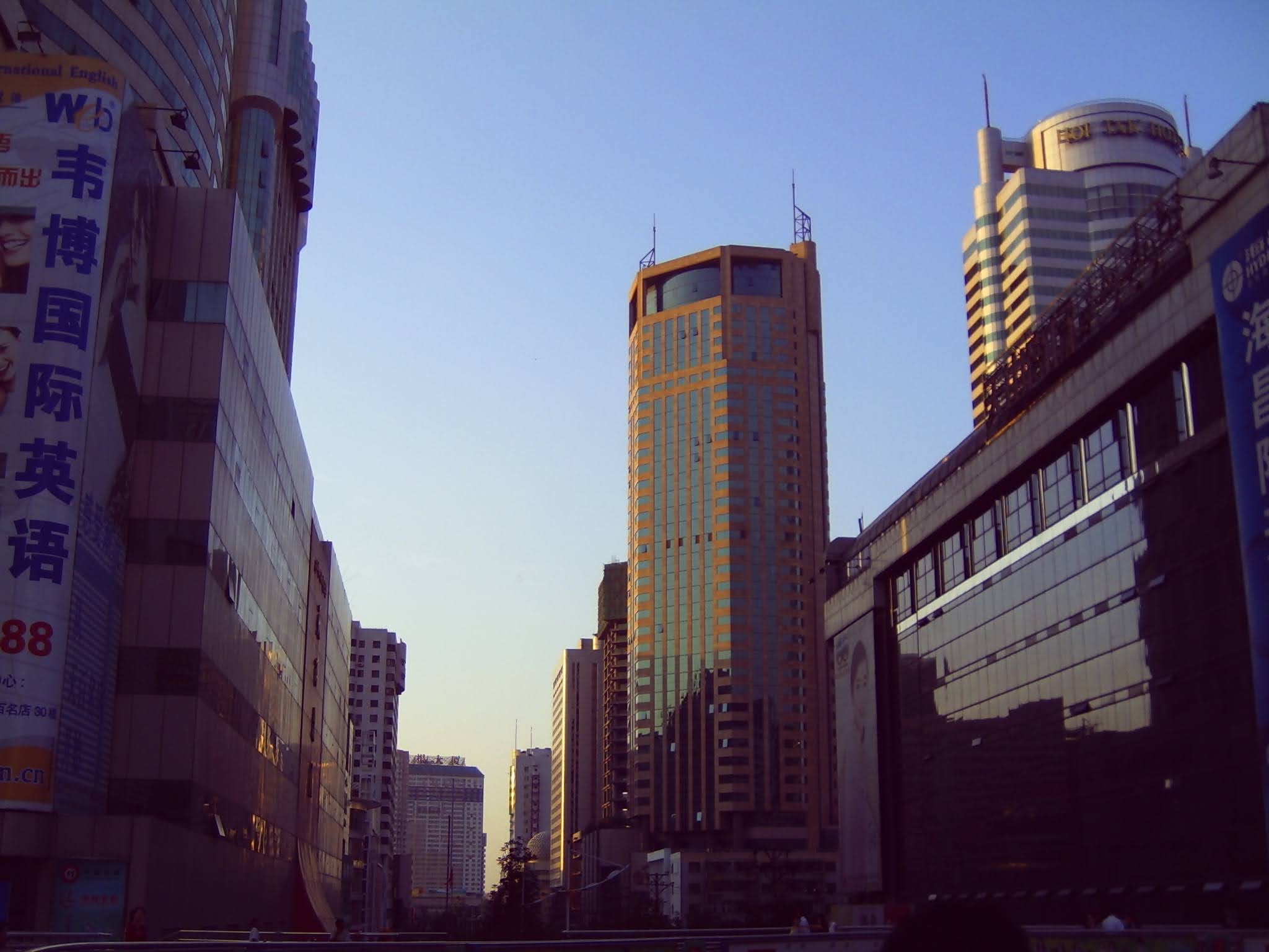 ウルムチ(烏魯木齊) 新疆ウイグル自治区の国際大巴扎(バザール)と二道橋市場 Treasure Travellers